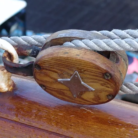 Poulis se trouvant sur le bateau le Belem.