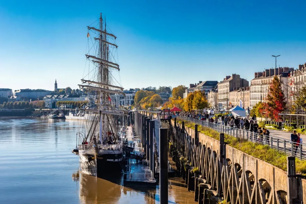Photo du Belem à quai dans la Ville de Nantes en Loire-Atlantique.
